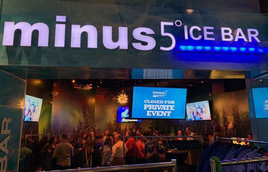 Chill Out in Style: Minus5 Ice Bar – The Coolest Vegas Party Venue
